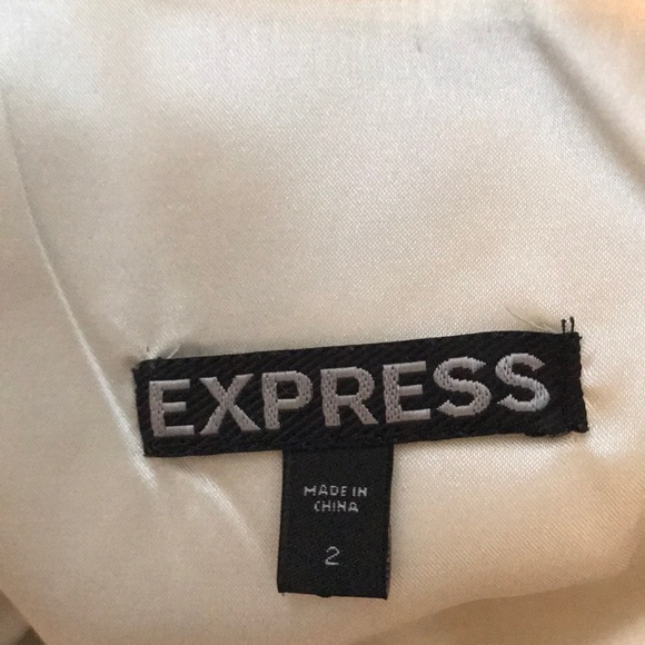 Express: Size 2 - Picture 3 of 4